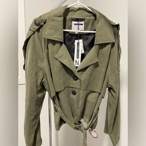 NWT Noisy May light jacket with buttons and tie belt. size L